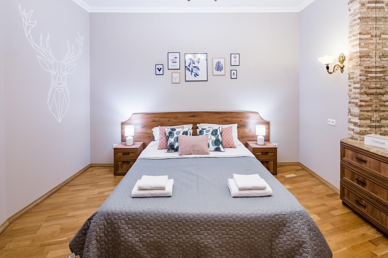 High Castle Apartment Lviv Buitenkant foto