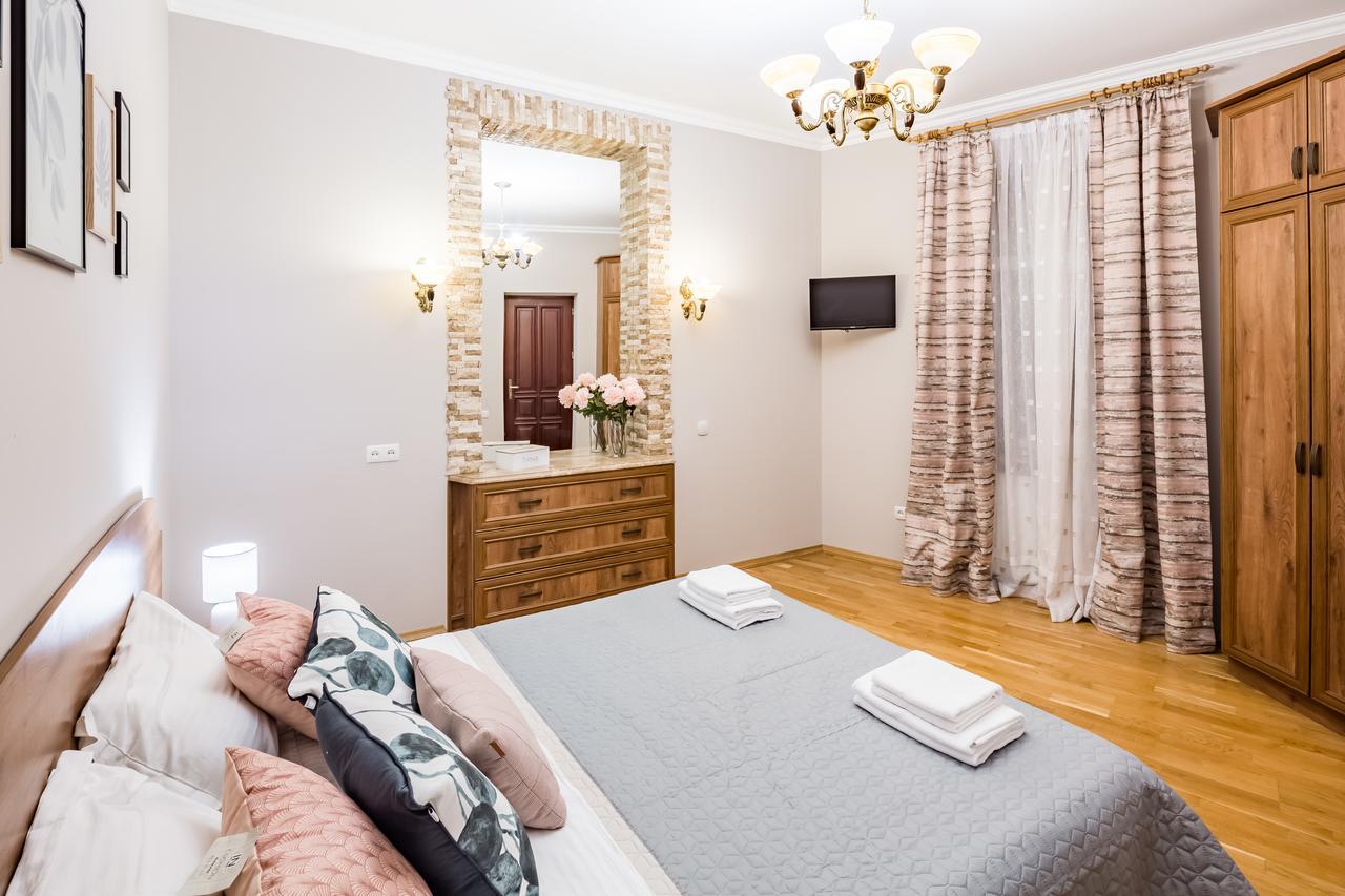 High Castle Apartment Lviv Buitenkant foto